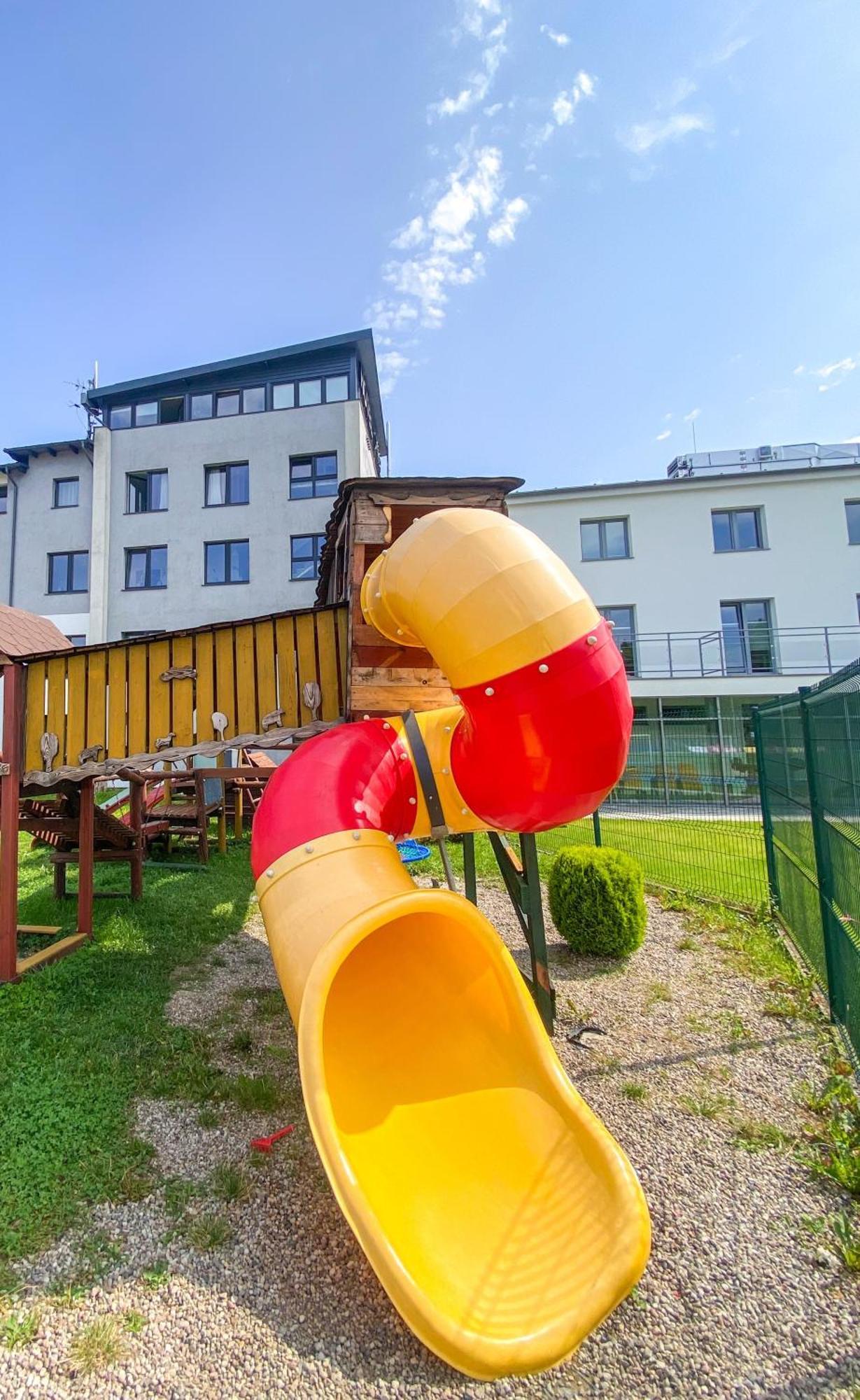Hotel Milosz Restauracja, Basen Dla Dzieci, Sala Zabaw, Silownia Kartuzy Exteriör bild