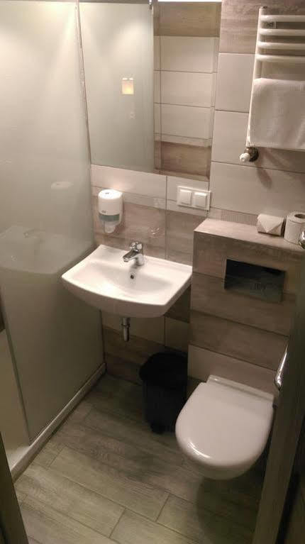 Hotel Milosz Restauracja, Basen Dla Dzieci, Sala Zabaw, Silownia Kartuzy Exteriör bild